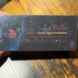 La Belle Flawless Matte Liquid Foundation 1WF